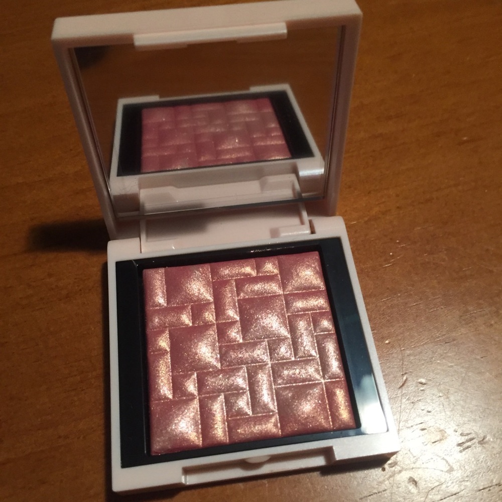 Bobbi Brown Highlighting Powder - Picture 3 of 11